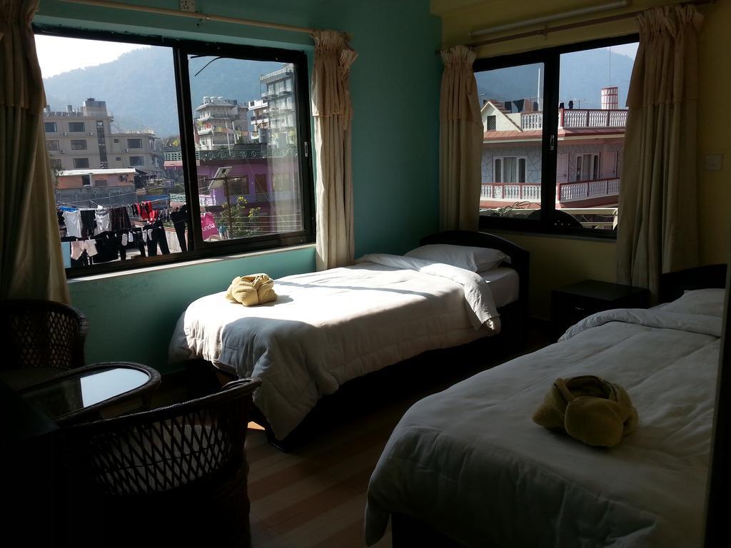 Hotel Fewa Holiday Inn Pokhara Kültér fotó